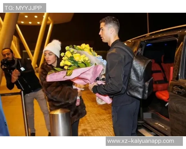 小特朗普与女友合影C罗乔治娜感慨椭圆形办公室的意外邂逅与人生奇遇 小特朗普与女友合影C罗乔治娜感慨椭圆形办公室的意外邂逅与人生奇遇